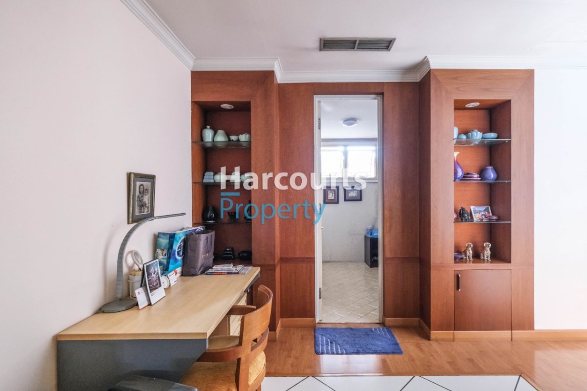 Dijual Rumah Bagus dan Nyaman Lokasi Strategis Area Menteng - Foto 3
