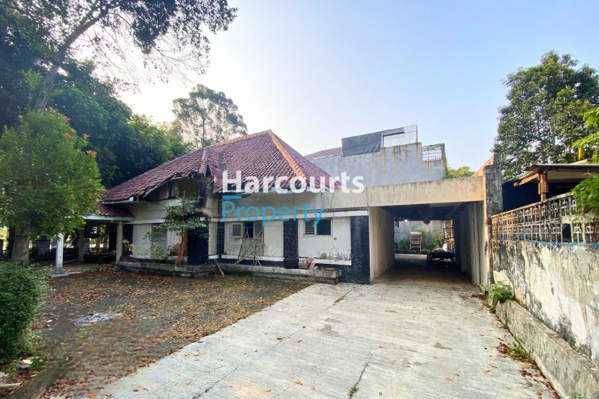 Dijual Rumah Lama Hitung Tanah Bisa di Bangun Ulang Di Area Menteng