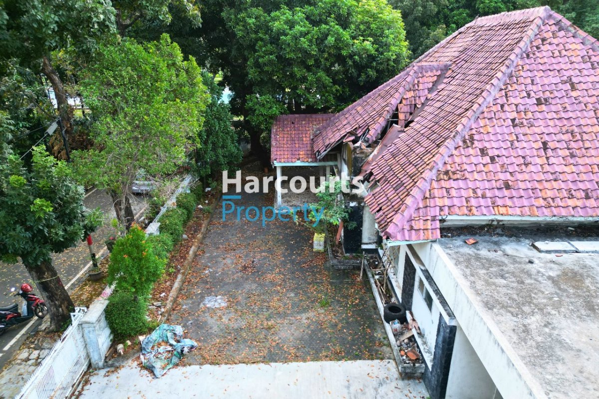 Dijual Rumah Lama Hitung Tanah Bisa di Bangun Ulang Di Area Menteng - Foto 2