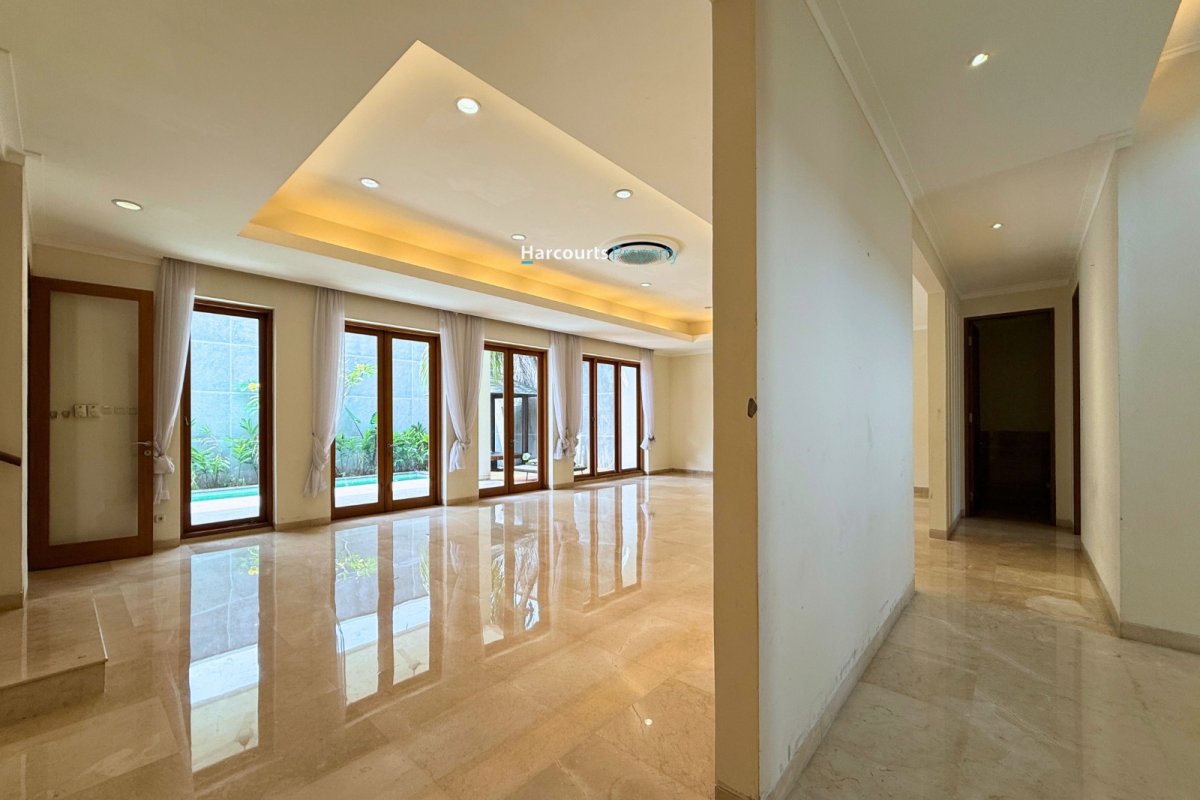 Disewakan Rumah Modern 2 Lantai Area Jl. Kemang Barat - Foto 6