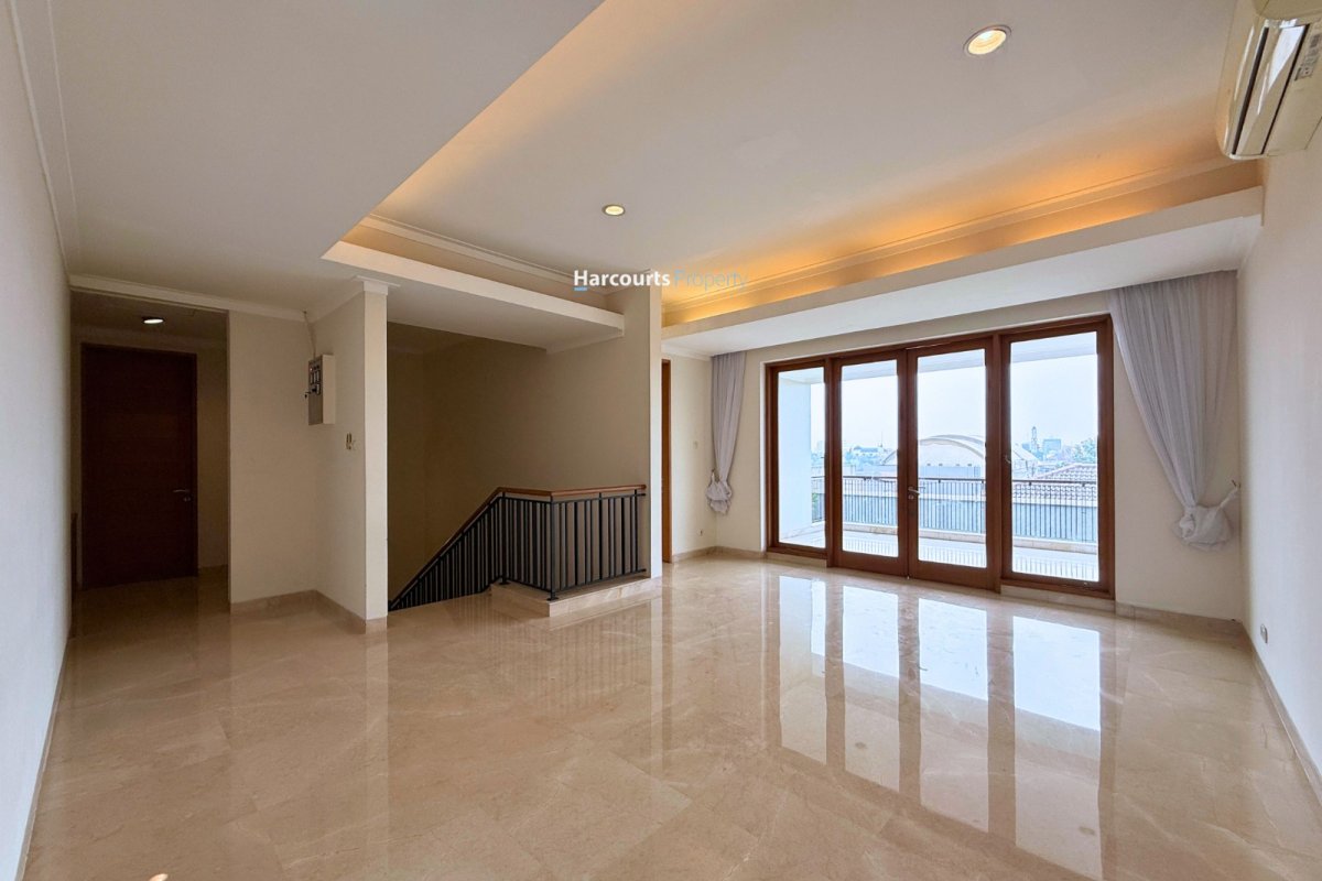 Disewakan Rumah Modern 2 Lantai Area Jl. Kemang Barat - Foto 9