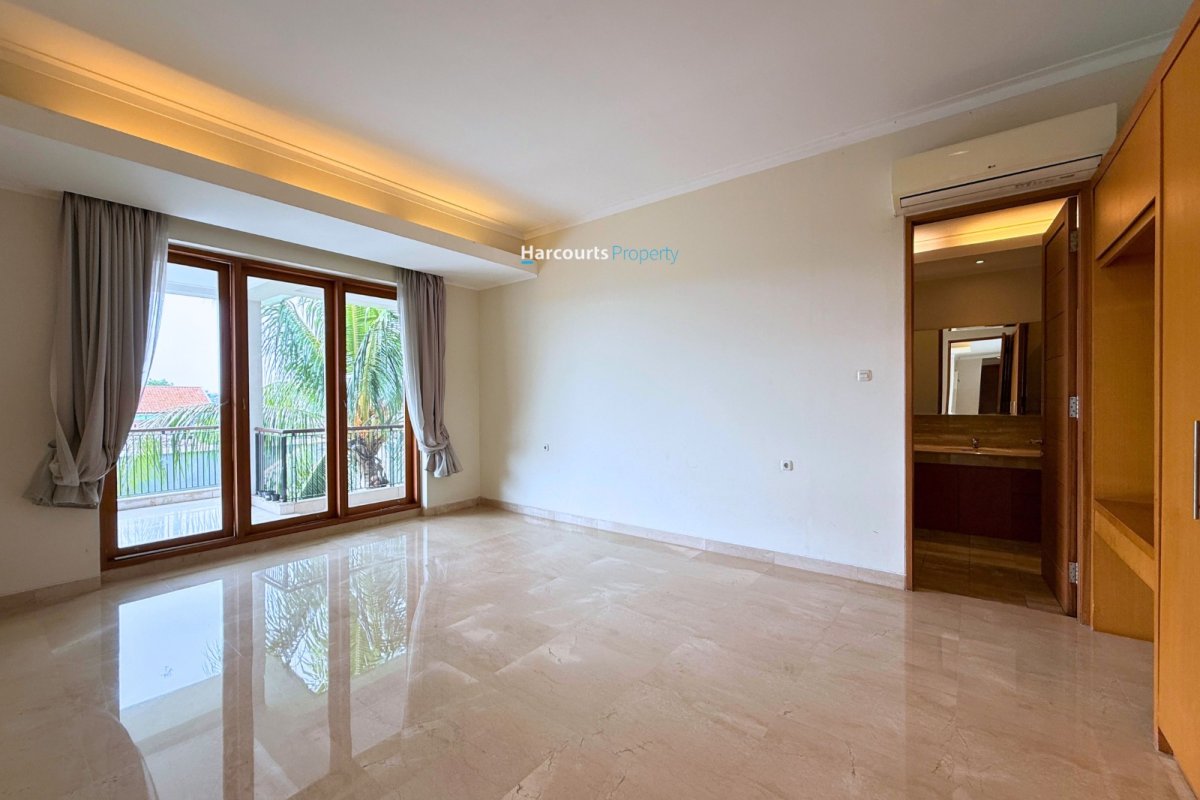 Disewakan Rumah Modern 2 Lantai Area Jl. Kemang Barat - Foto 11