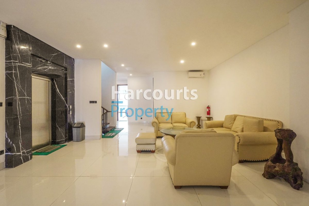 Dijual Rumah Mewah Privet Lift dan Roftop Lokasi Strategis di Menteng Area - Foto 3