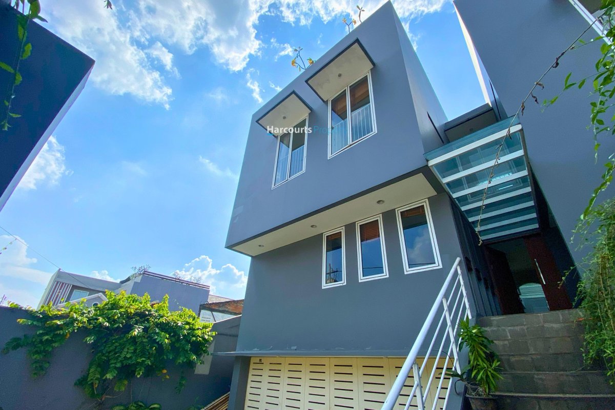 Disewakan Rumah Modern Minimalis Area Jl. Ciawi Kebayoran Baru
