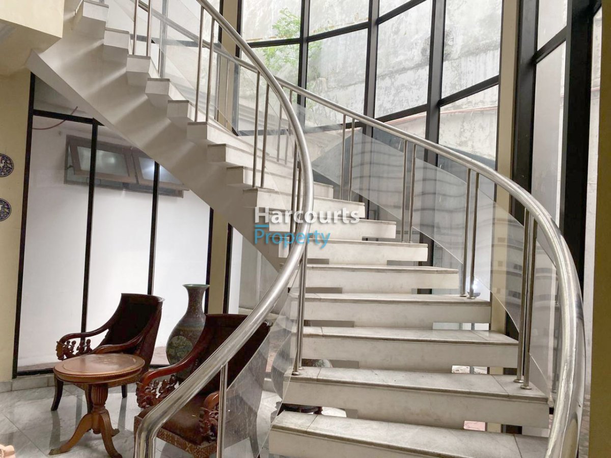 Dijual dan Disewakan Rumah Lama Jl. Surabaya, Menteng - Foto 4