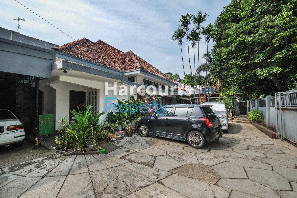 Dijual Rumah Hoek Golongan C Luas Area Menteng
