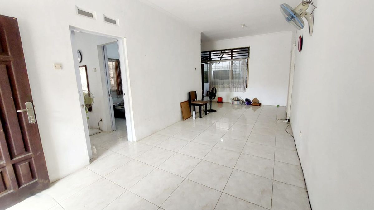 Dijual Rumah Luas 208 m² di Joglo, Jakarta Barat - Foto 2