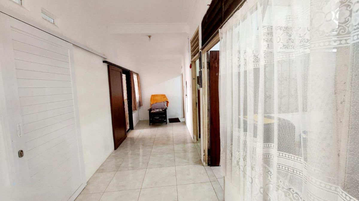 Dijual Rumah Luas 208 m² di Joglo, Jakarta Barat - Foto 3