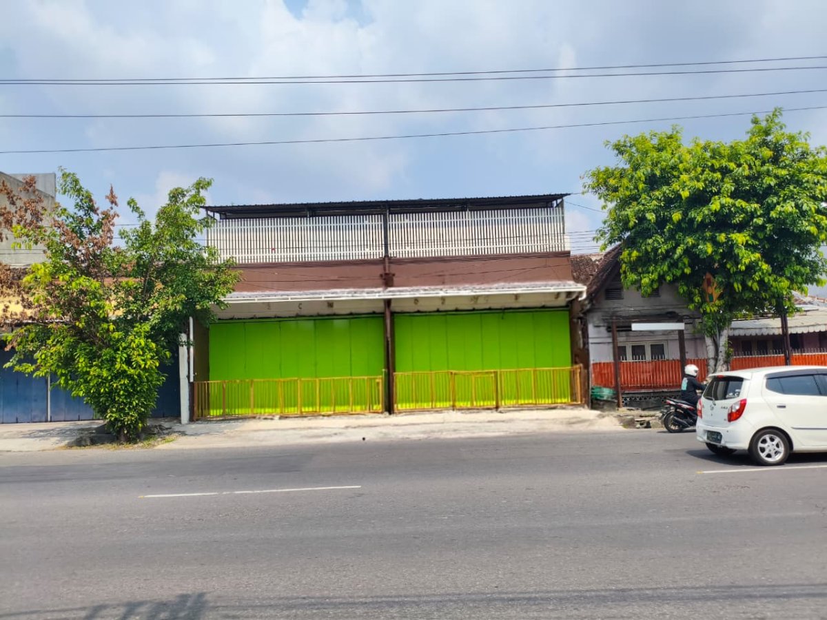 Disewakan ruko 2 lantaiJl. A Yani Ngemplak