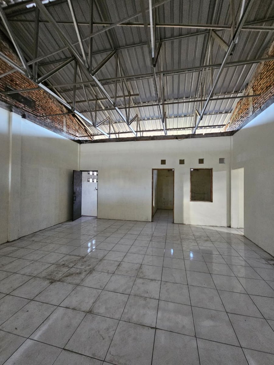 Disewakan ruko 2 lantaiJl. A Yani Ngemplak - Foto 6