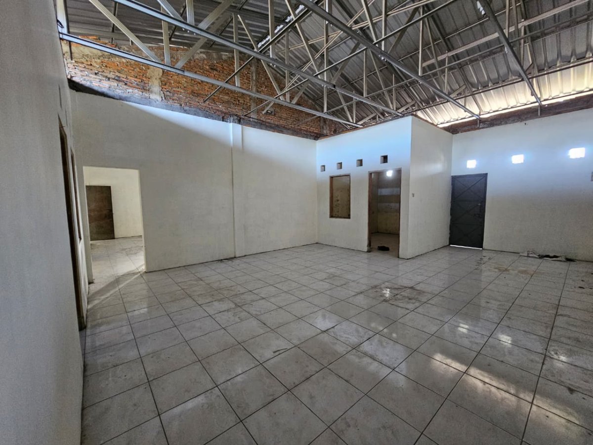 Disewakan ruko 2 lantaiJl. A Yani Ngemplak - Foto 8