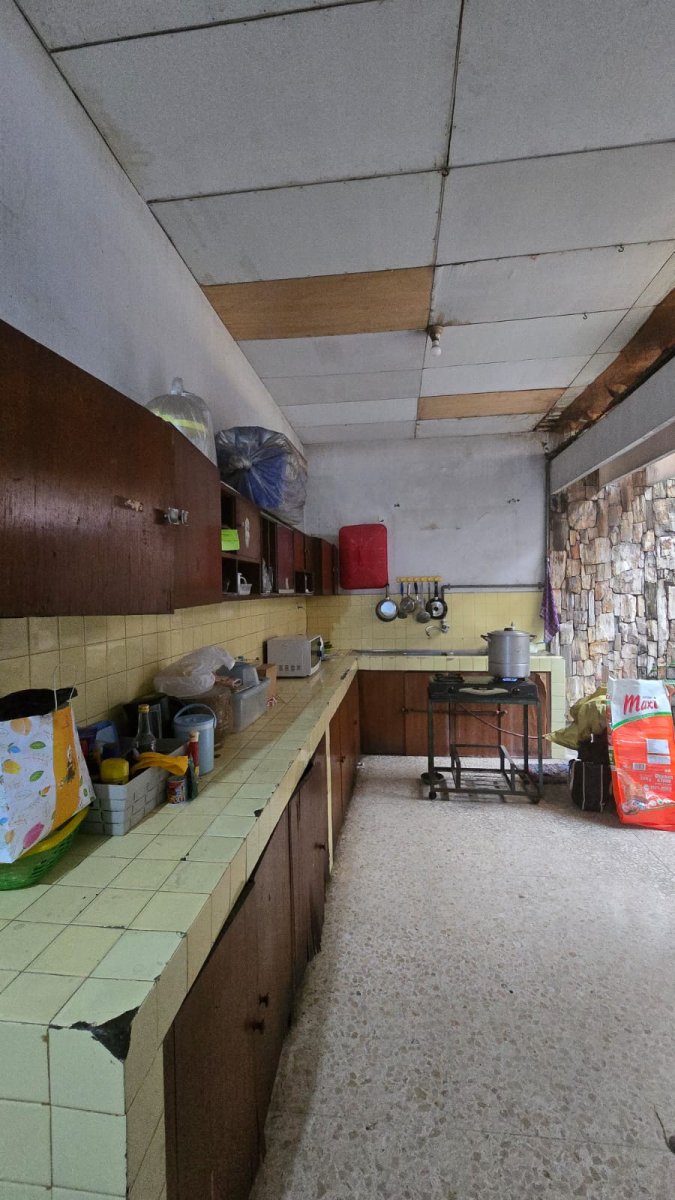 Rumah dan Ruang Usaha atau Toko Strategis Dekat Pasar Gede & Widuran - Foto 5
