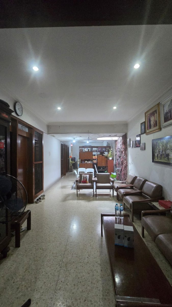 Rumah dan Ruang Usaha atau Toko Strategis Dekat Pasar Gede & Widuran - Foto 9