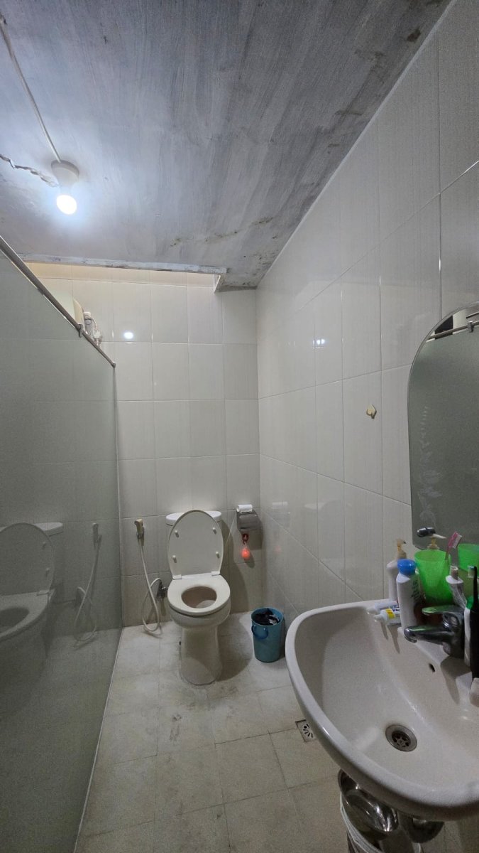 Rumah dan Ruang Usaha atau Toko Strategis Dekat Pasar Gede & Widuran - Foto 10