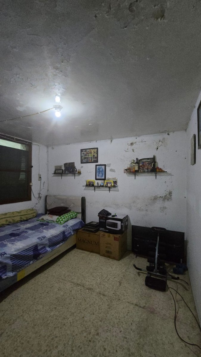Rumah dan Ruang Usaha atau Toko Strategis Dekat Pasar Gede & Widuran - Foto 12