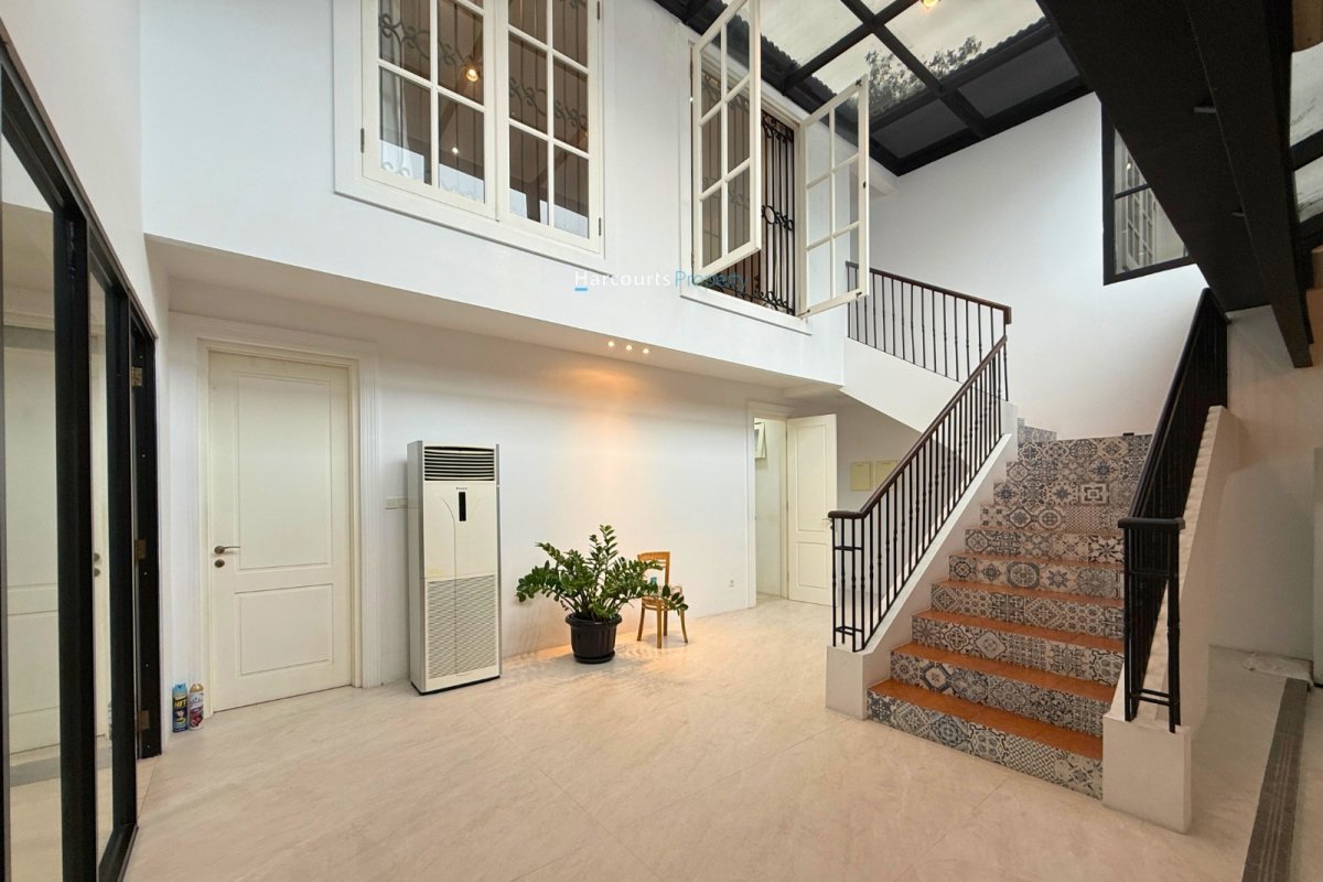 Dijual Rumah Klasik Renovated Bagus dan Terawat Kawasan Elite Area Menteng - Foto 14