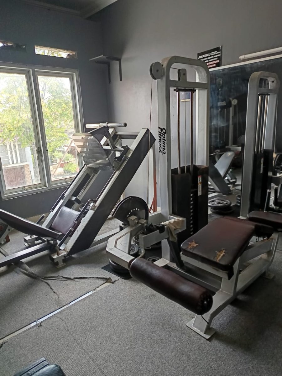 Ruko Strategis Beserta Usaha Gym dan Peralatan di Fajar Indah - Foto 5