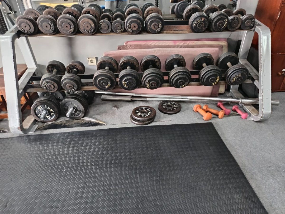 Ruko Strategis Beserta Usaha Gym dan Peralatan di Fajar Indah - Foto 6