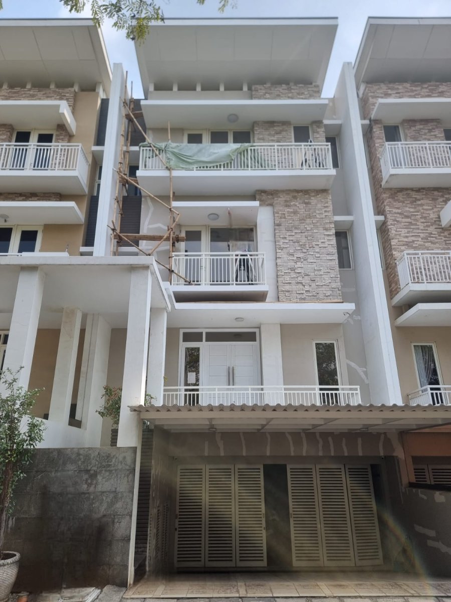 Disewakan 1 Unit Rumah Rapih, Nyaman, View Bagus Di Sherwood Garden Residence, Kelapa Gading - Jakarta Utara