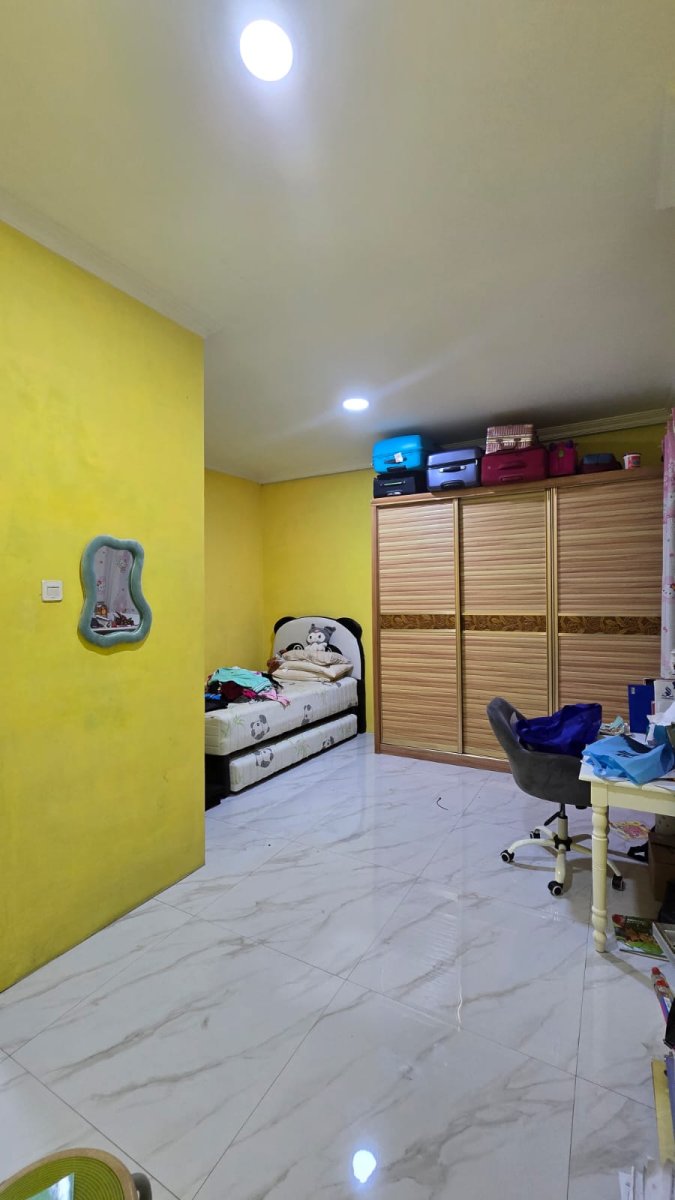 Rumah Mewah dan Ruang Usaha Konveksi Dekat Pintu Tol Klodran - Foto 5