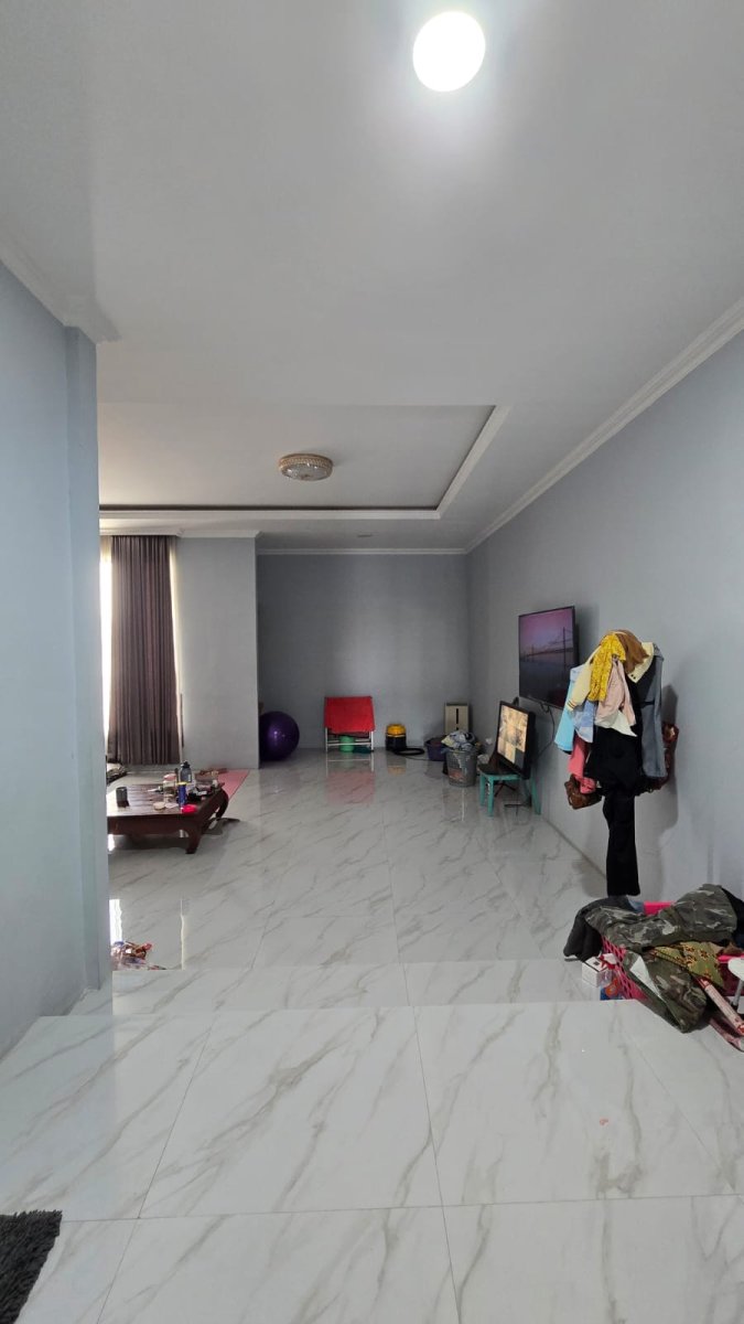 Rumah Mewah dan Ruang Usaha Konveksi Dekat Pintu Tol Klodran - Foto 14