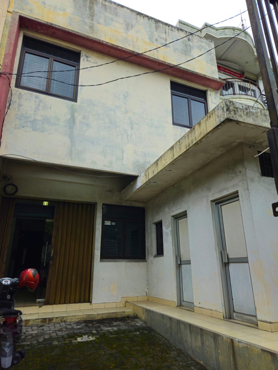 Dijual ruko siap pakai 2,5 lantai di Solo Baru