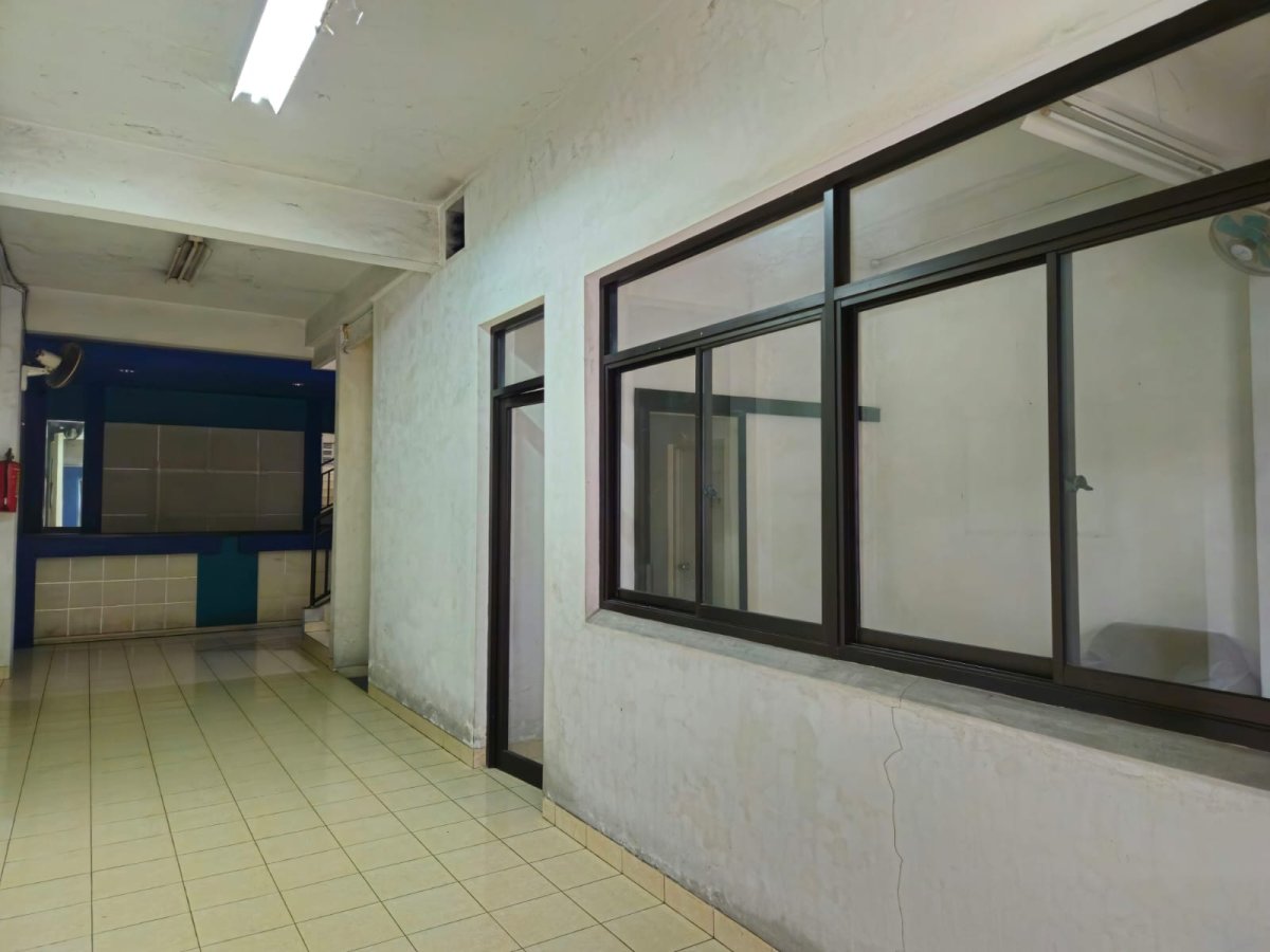 Dijual ruko siap pakai 2,5 lantai di Solo Baru - Foto 5