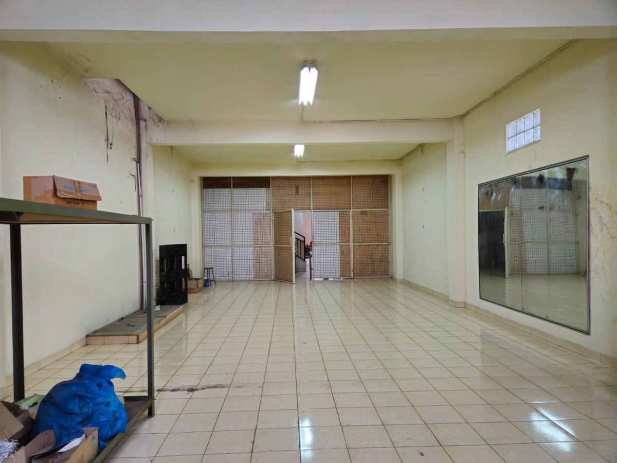 Dijual ruko siap pakai 2,5 lantai di Solo Baru - Foto 6