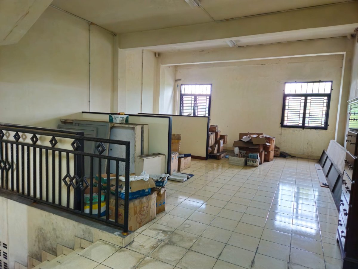 Dijual ruko siap pakai 2,5 lantai di Solo Baru - Foto 8