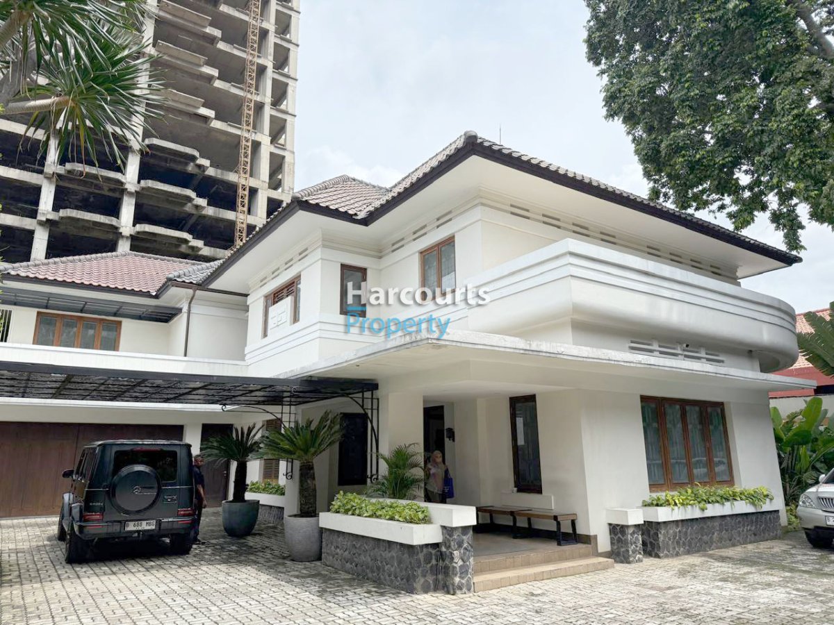 Dijual Rumah Klasik Bisa Untuk Kantor Komersil Area Menteng