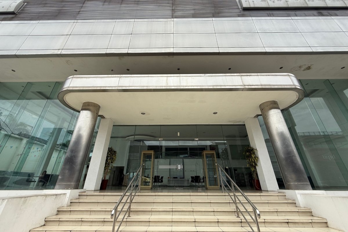 Dijual Mini Building Ex Showroom & Bengkel Area Kebayoran Baru - Foto 2