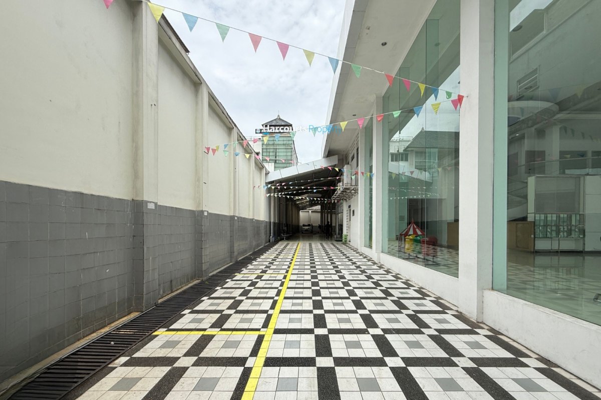 Dijual Mini Building Ex Showroom & Bengkel Area Kebayoran Baru - Foto 3