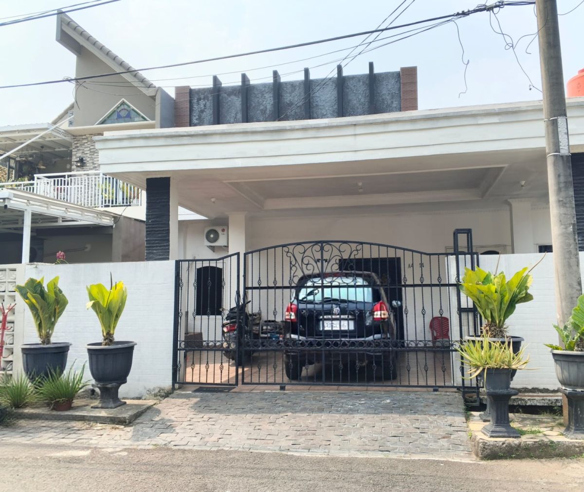 Dijual Rumah Cantik 2 Lantai Siap Huni di Graha Raya, Tangerang Selatan