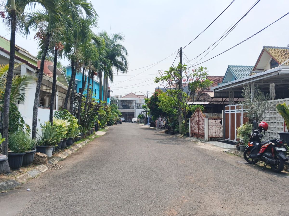 Dijual Rumah Cantik 2 Lantai Siap Huni di Graha Raya, Tangerang Selatan - Foto 3