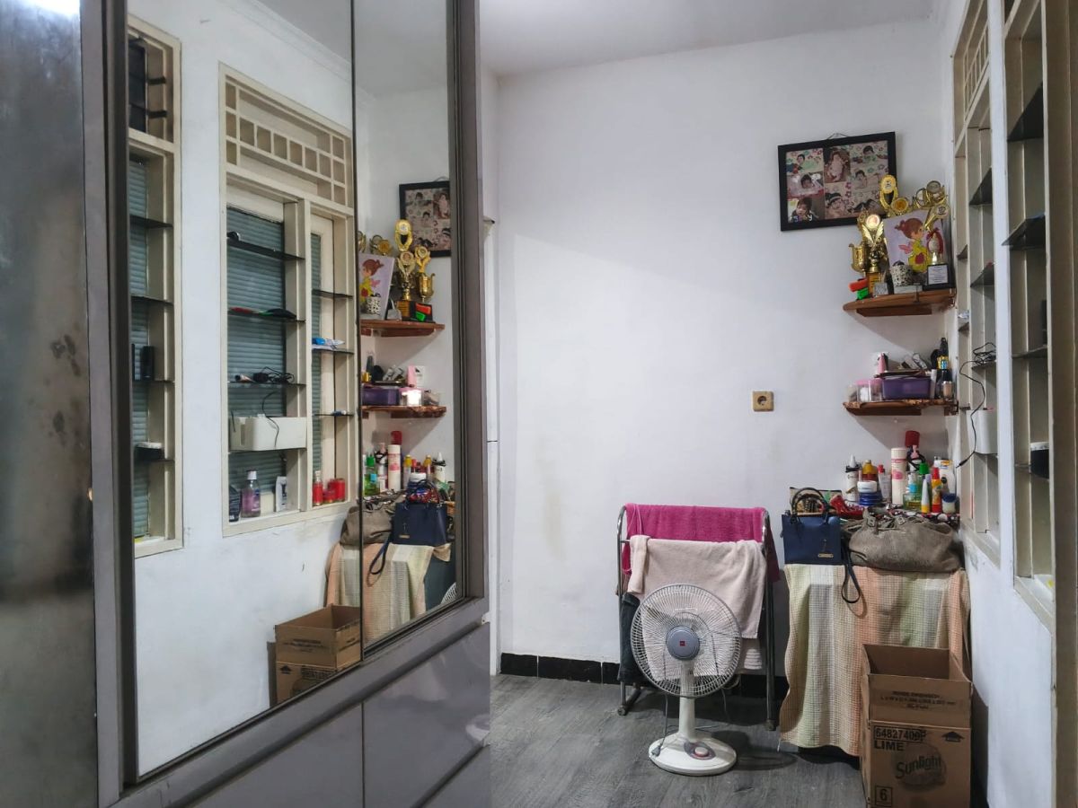 Dijual Rumah Cantik 2 Lantai Siap Huni di Graha Raya, Tangerang Selatan - Foto 10
