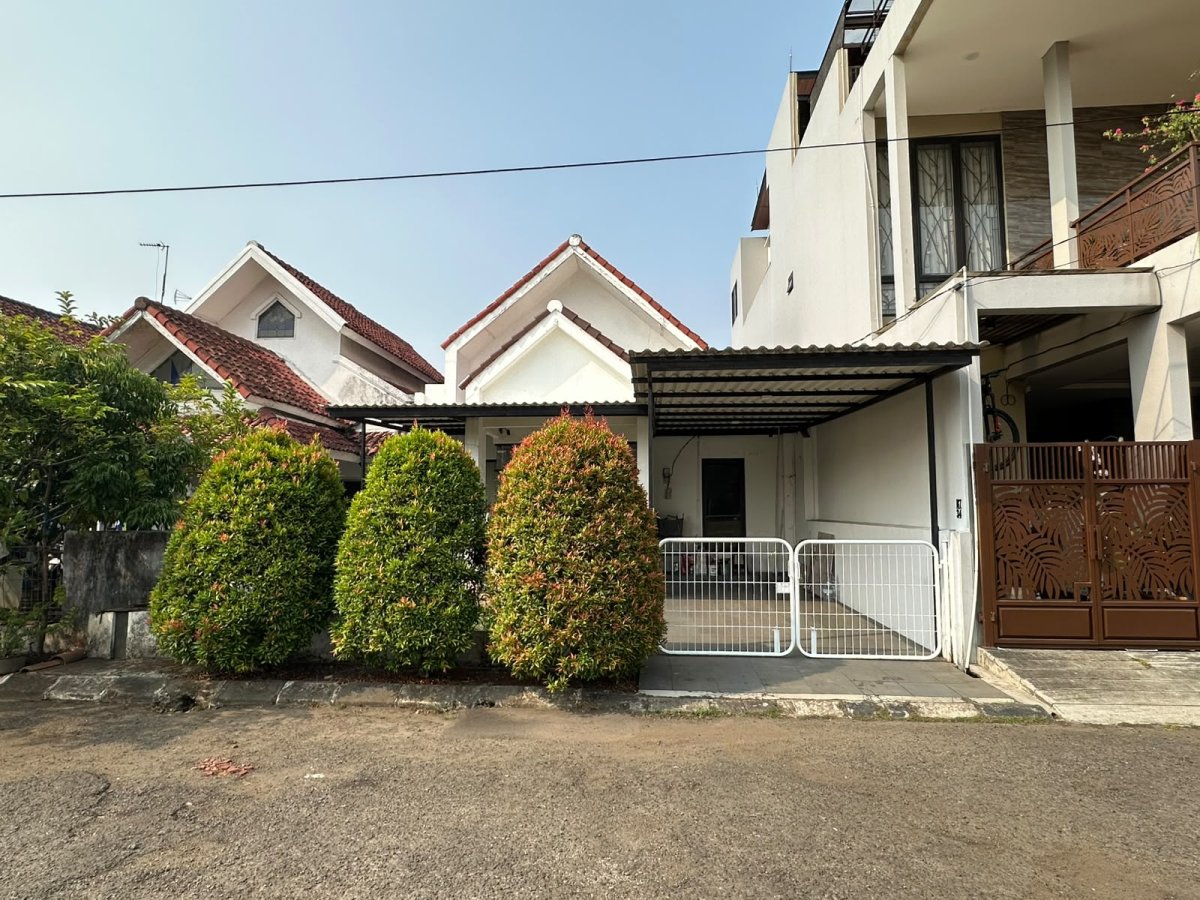 Dijual Rumah siap huni di graha raya dalam komplek, furnished - Foto 3