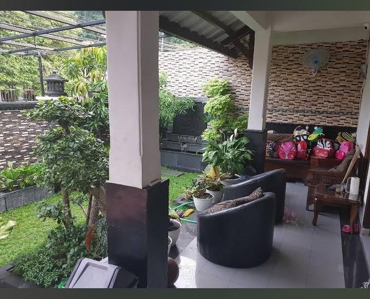 RUMAH STRATEGIS SIAP HUNI, BEBAS BANJIR , MEMILIKI ROOFTOP PADA BAGIAN ATAS NYA - Foto 4
