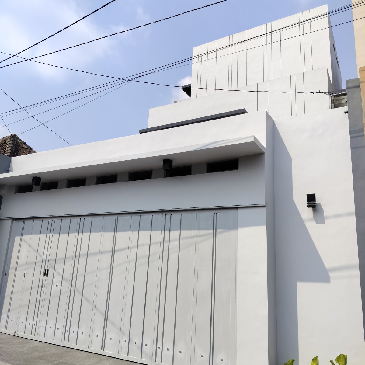 Rumah baru siap huni semi furniture dekat pusat keramaian dan jalan slamet riyadi solo