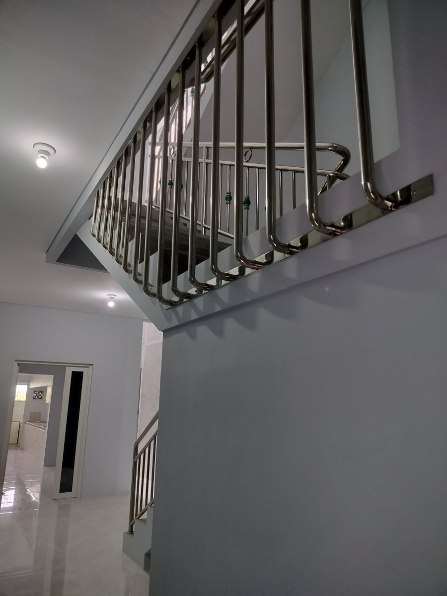 Rumah baru siap huni semi furniture dekat pusat keramaian dan jalan slamet riyadi solo - Foto 7