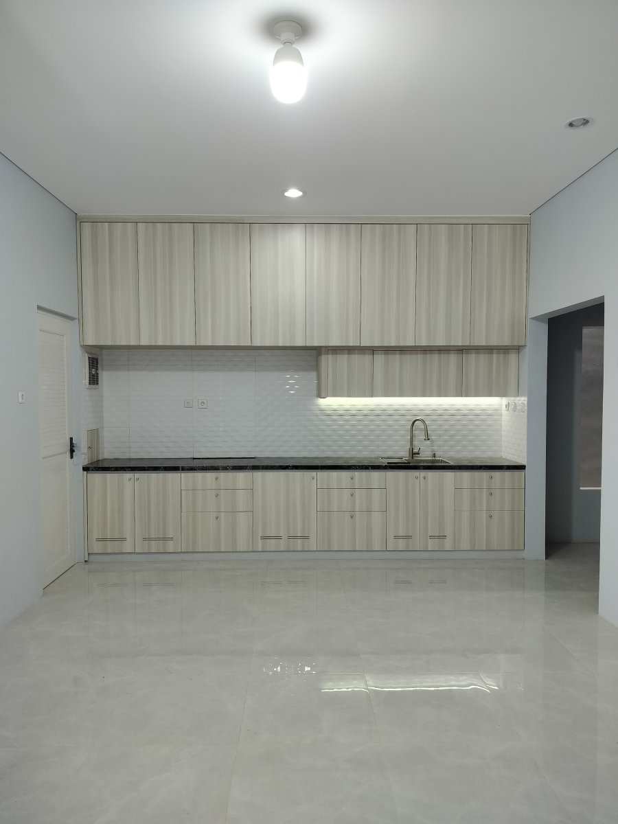 Rumah baru siap huni semi furniture dekat pusat keramaian dan jalan slamet riyadi solo - Foto 9
