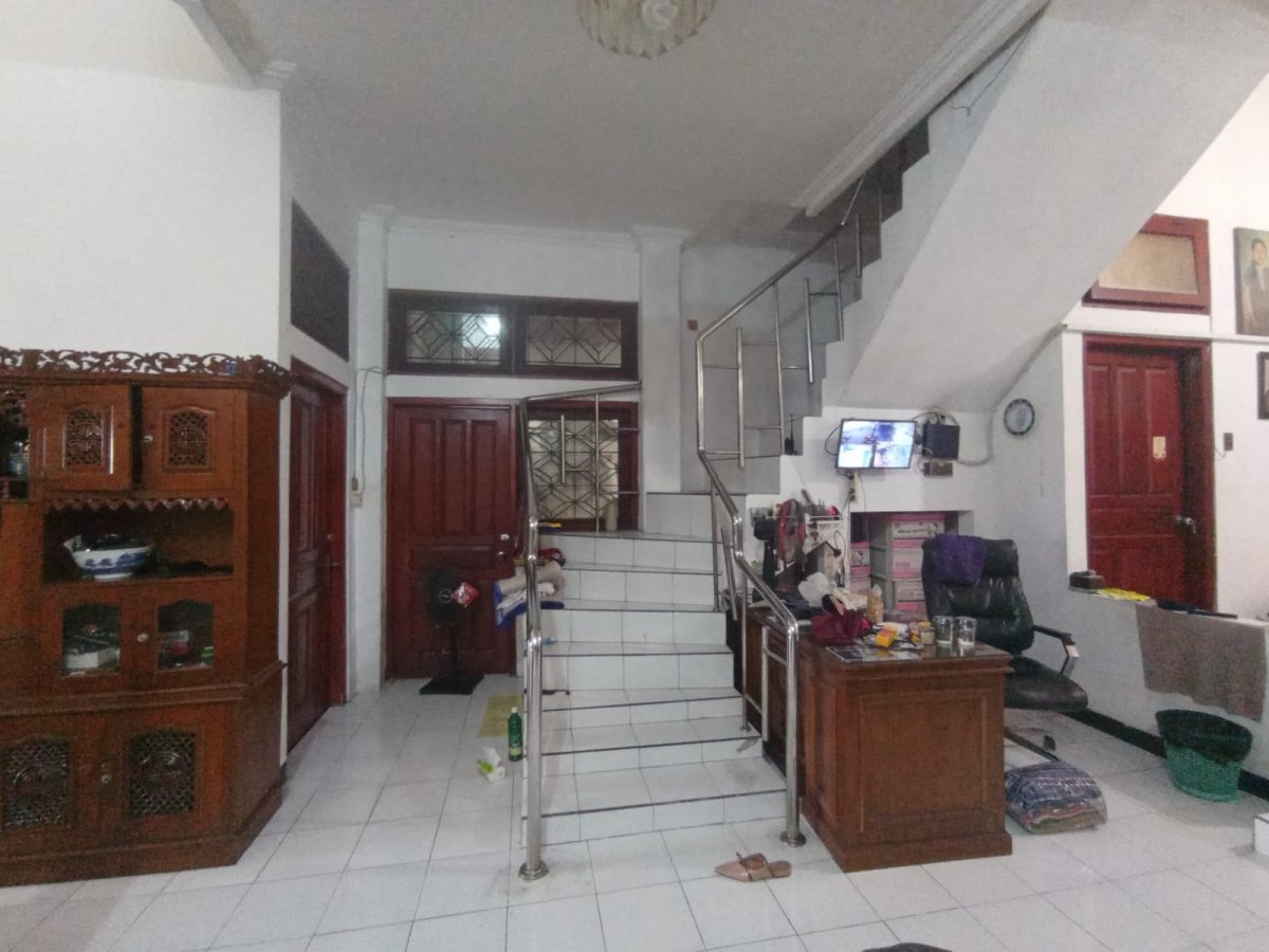 Rumah Bagus 2 Lantai Strategis Dekat Alun-Alun Karanganyar - Foto 7