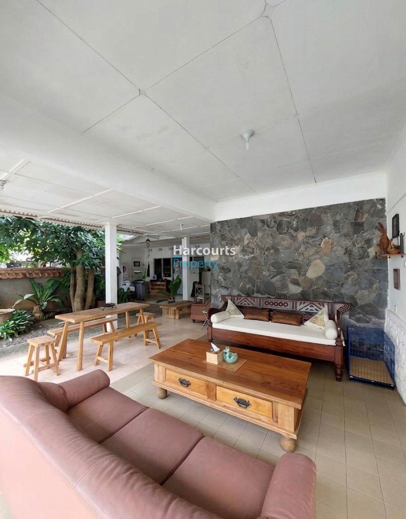 Dijual Rumah Siap Huni 1 Lantai Depan Taman Area Menteng