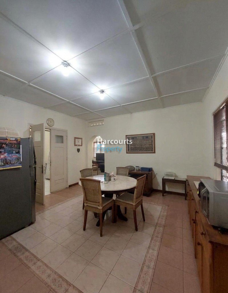 Dijual Rumah Siap Huni 1 Lantai Depan Taman Area Menteng - Foto 6