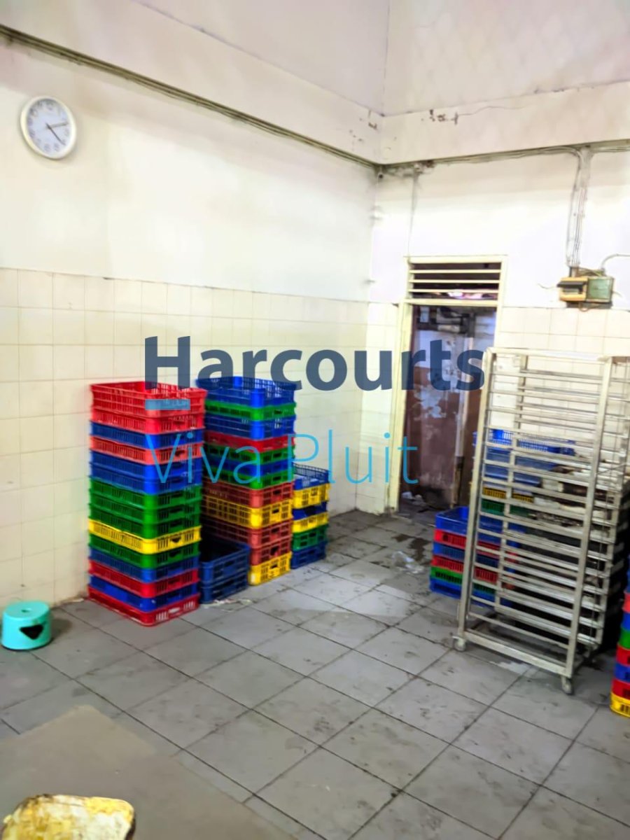 WTS – RUMAH & TEMPAT USAHA DI JALAN MALAKA! Lokasi Strategis – Cocok untuk Hunian & Usaha - Foto 7