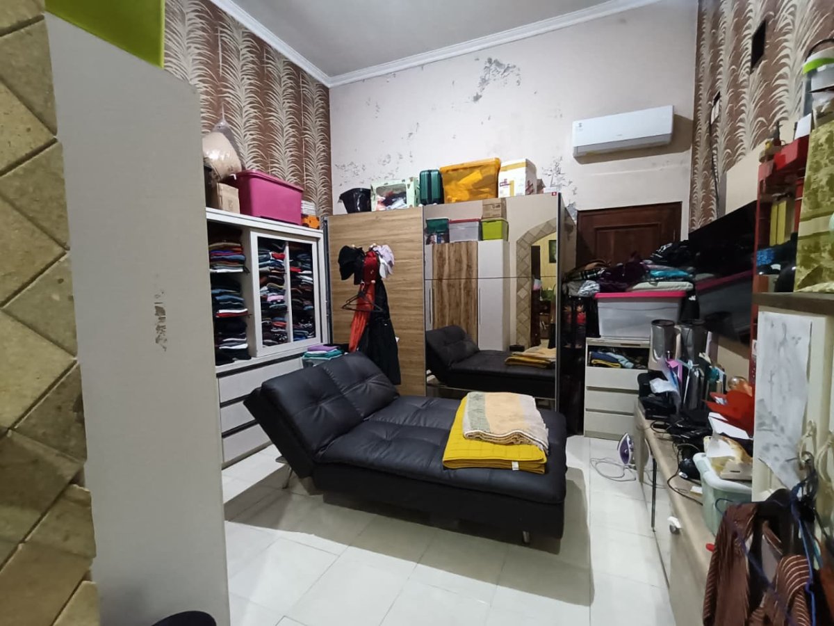 Rumah Bagus Luas di Kartasura - Foto 8