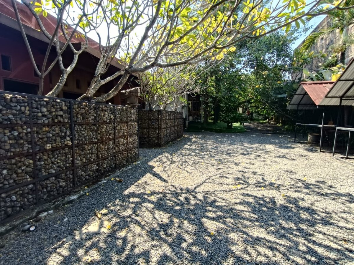 Rumah Bagus Luas di Kartasura - Foto 12