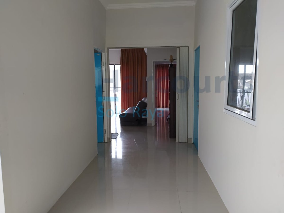 Rumah 2 Lantai Full Furnished Dekat The Park Mall, Solo Baru - Foto 4