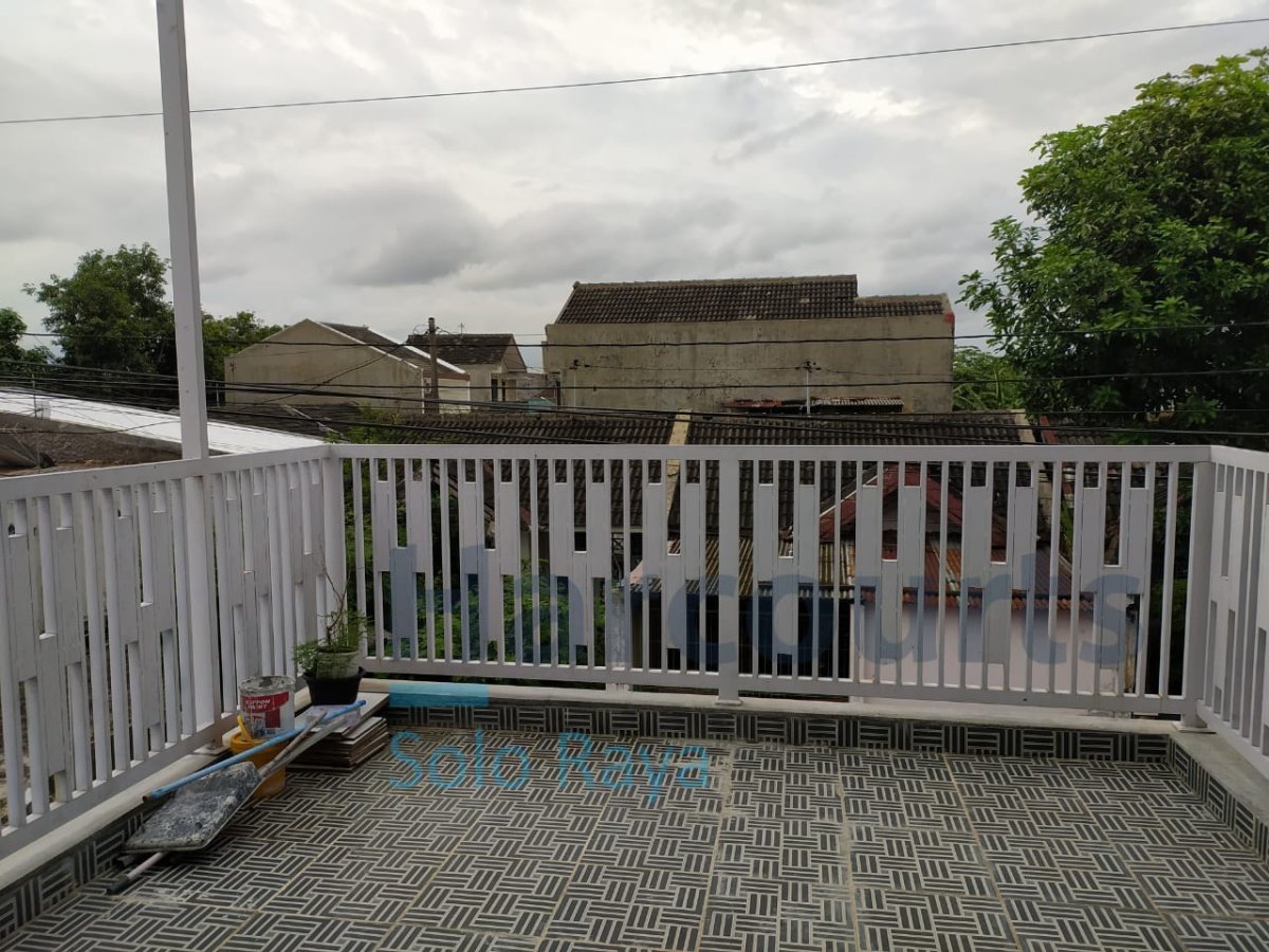 Rumah 2 Lantai Full Furnished Dekat The Park Mall, Solo Baru - Foto 8