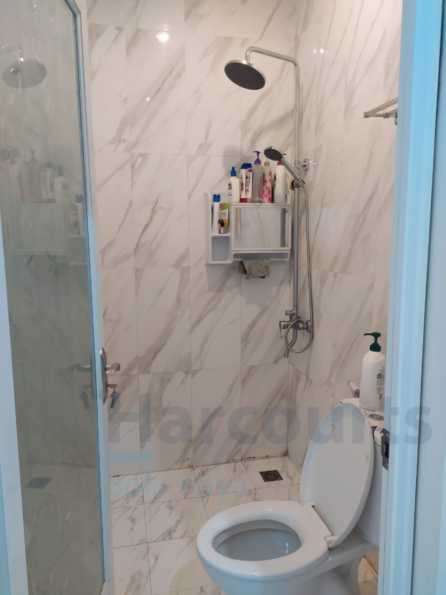 Rumah 2 Lantai Full Furnished Dekat The Park Mall, Solo Baru - Foto 11