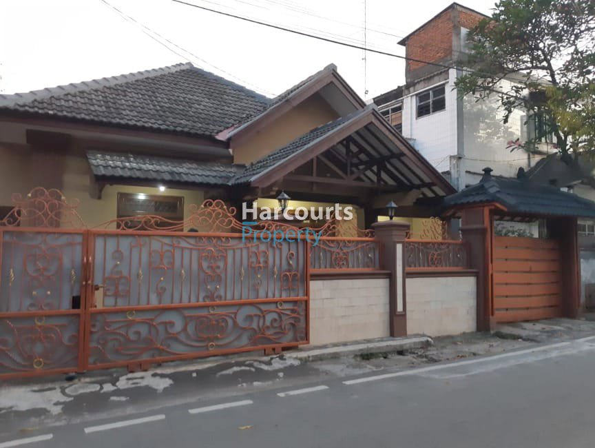 Dijual Rumah Klasik Bagus dan Terawat Lokasi Strategis di Area Menteng